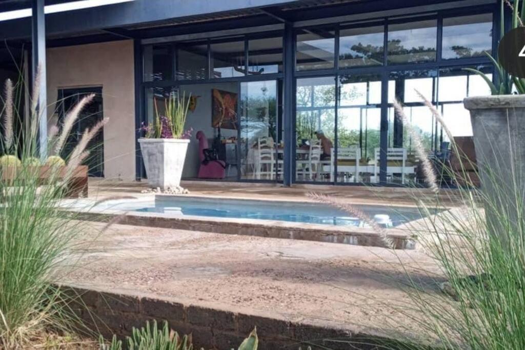 Hackberry House Black Thorn Cottage, Off Grid Khemsbok Exterior foto